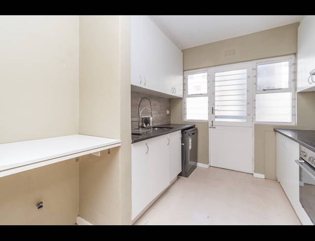 2 BEDROOM APARTMENT RENTED IN SEA POINT